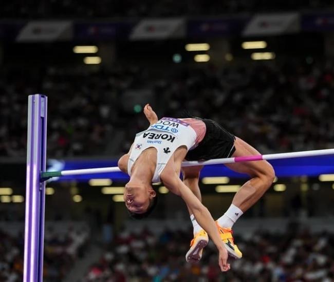 Day 4 - Woo gets silver in high jump to swell Asian tally