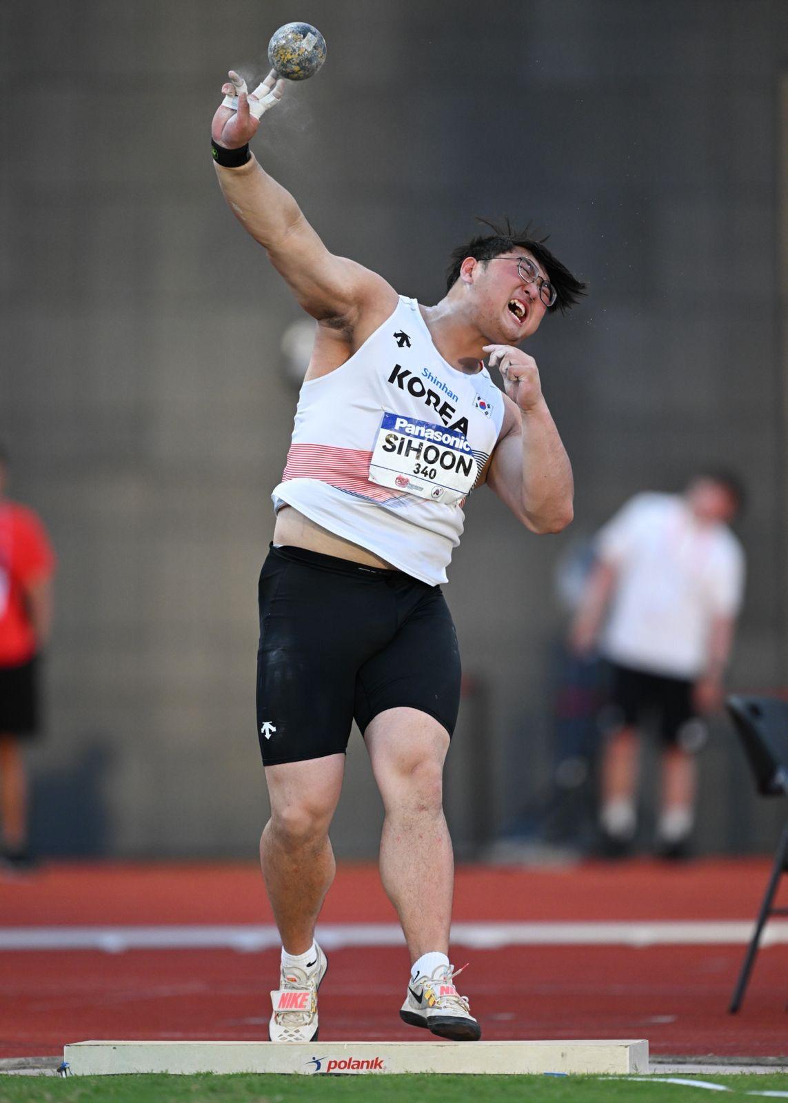 Park Si-Hoon of Korea competes in the men's shot put at the World U20 Athletics Championships in Eugene, USA.